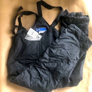 NWT Kids Snowsuit black with adjustable straps ski